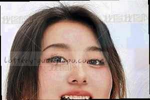 日历与时钟样式的抽象几何图形，代表每日更新与滚动统计